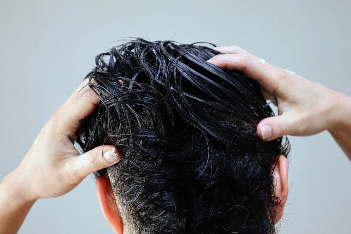 lavar menos el cabello evitará la pérdida de cabello