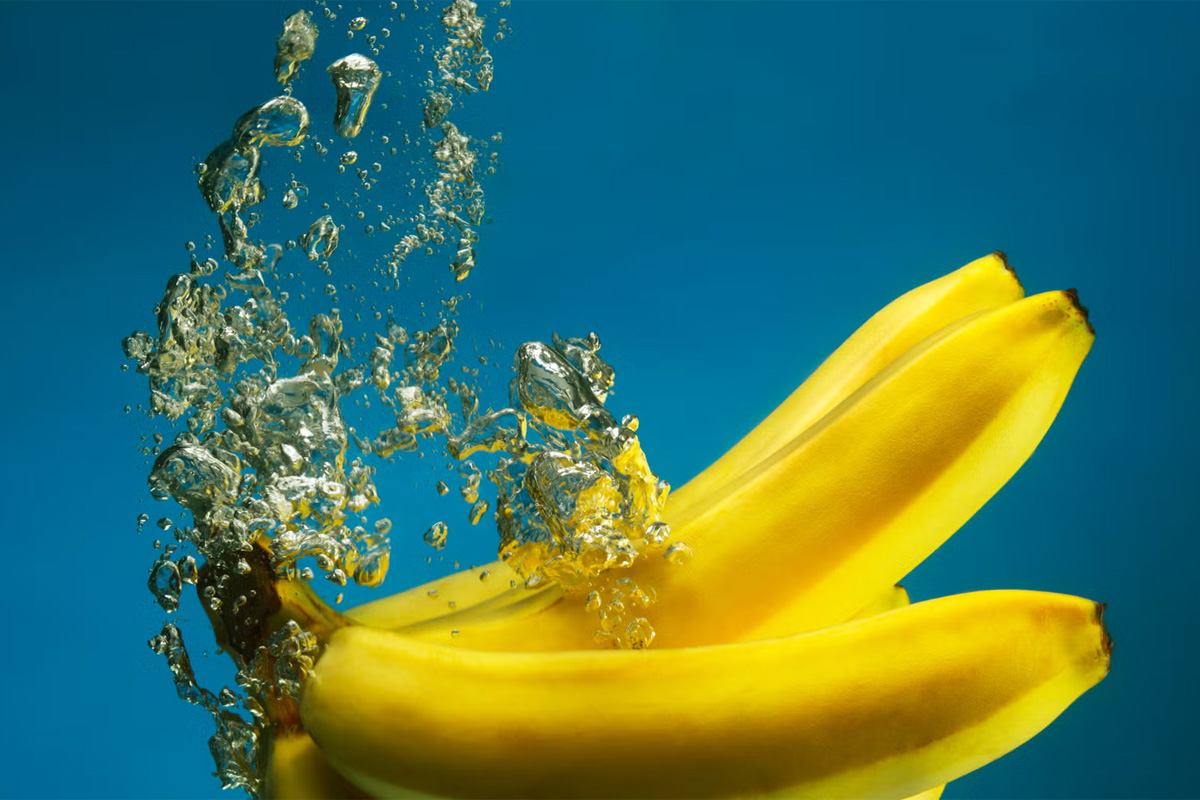 plátanos en agua