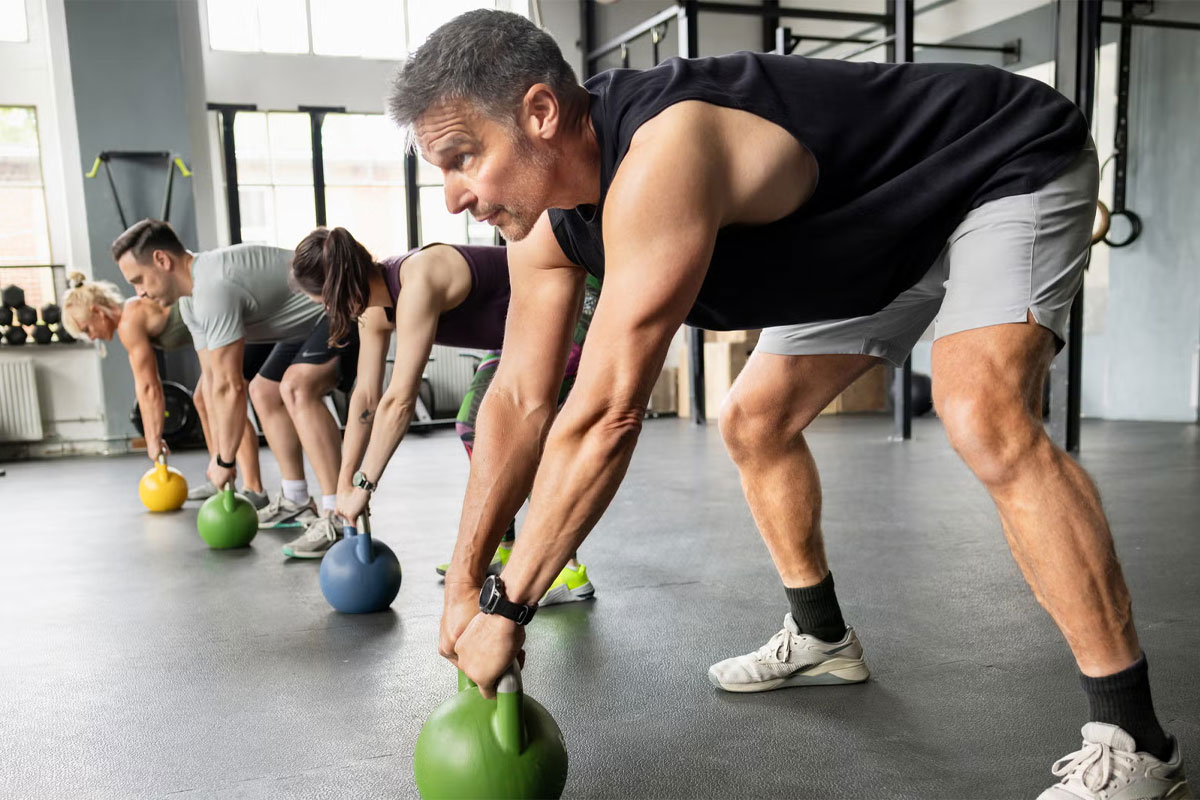 hombres haciendo ejercicio