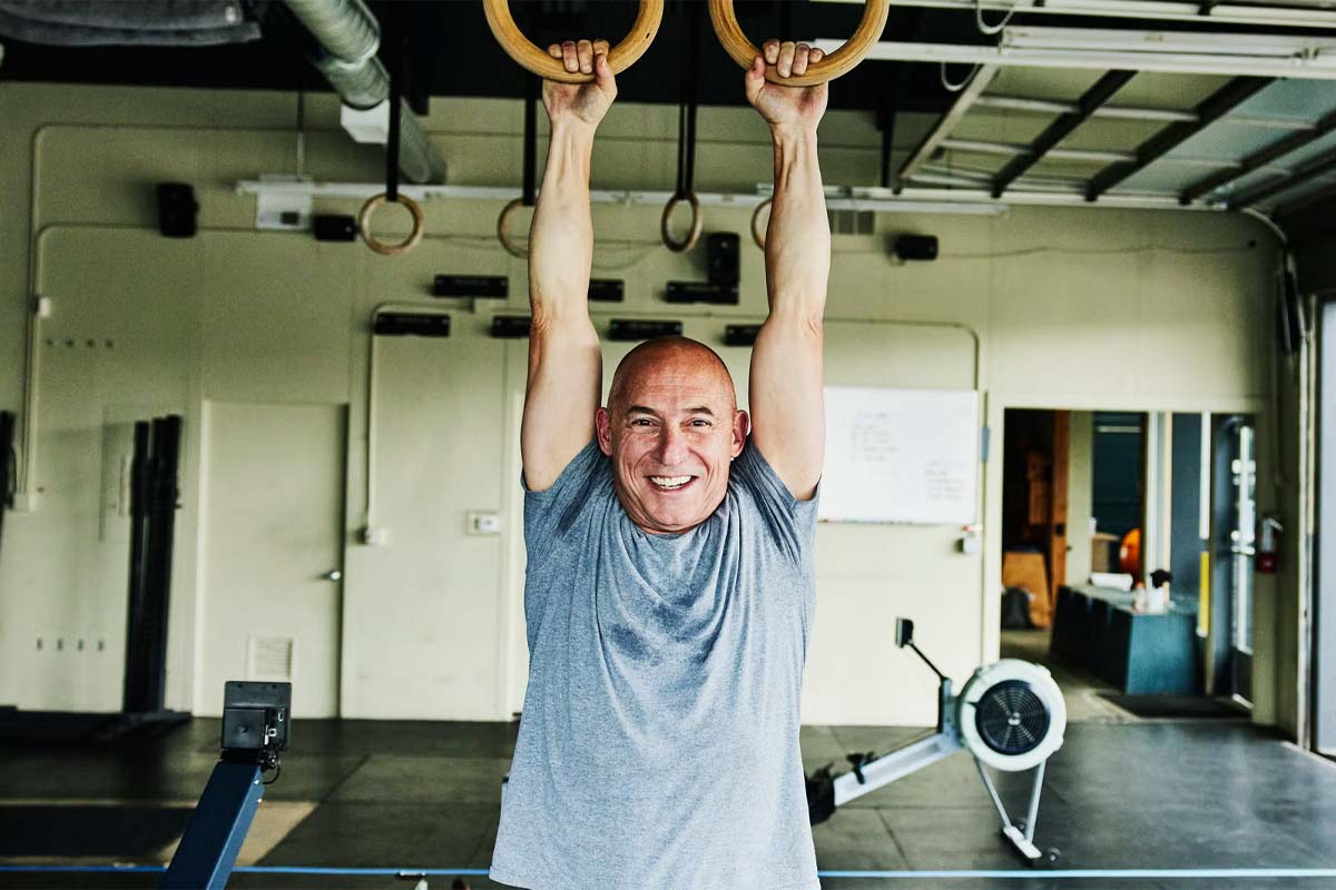 hombre mayor haciendo ejercicio